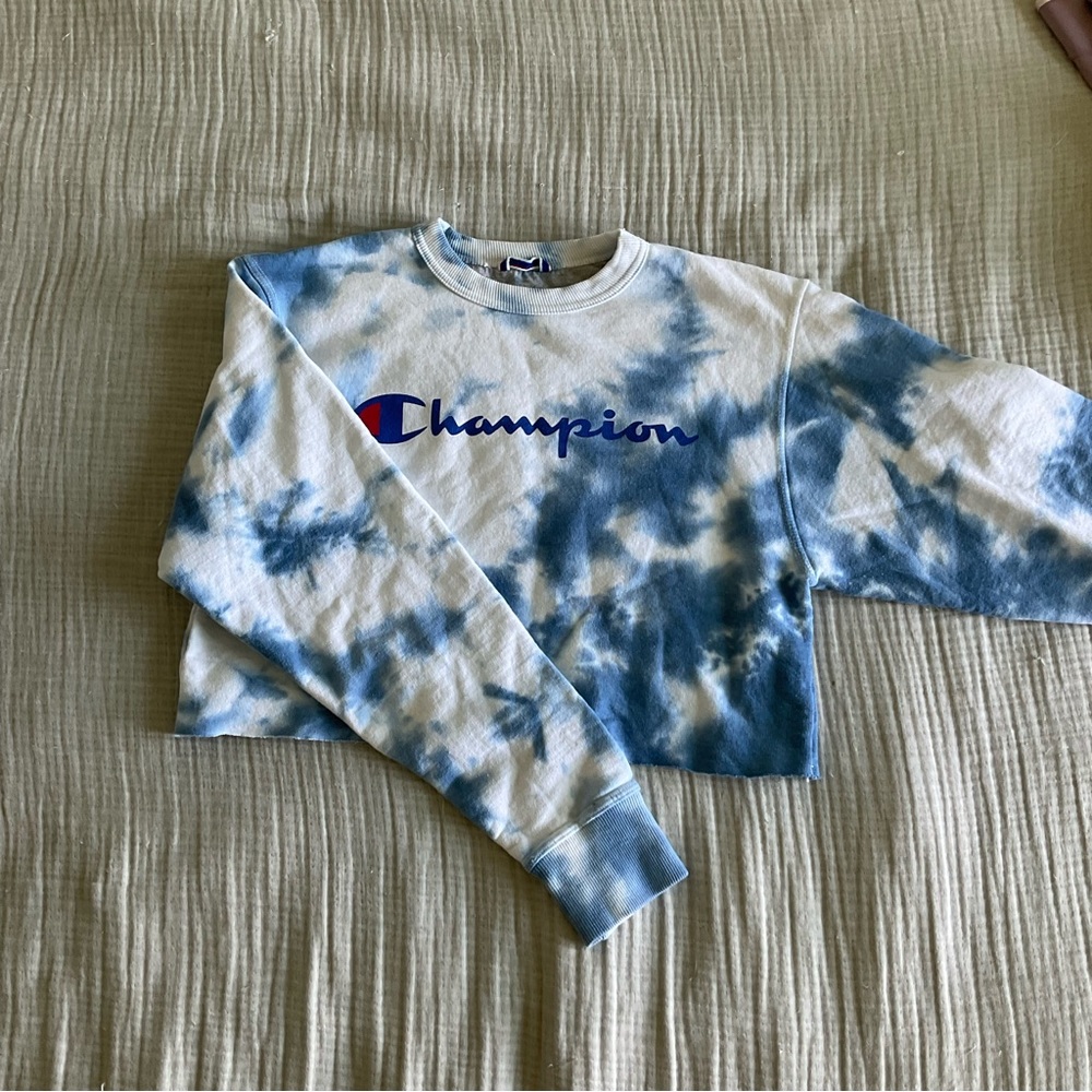 Champion - Blue Tie Dye Cropped Sweatshirt